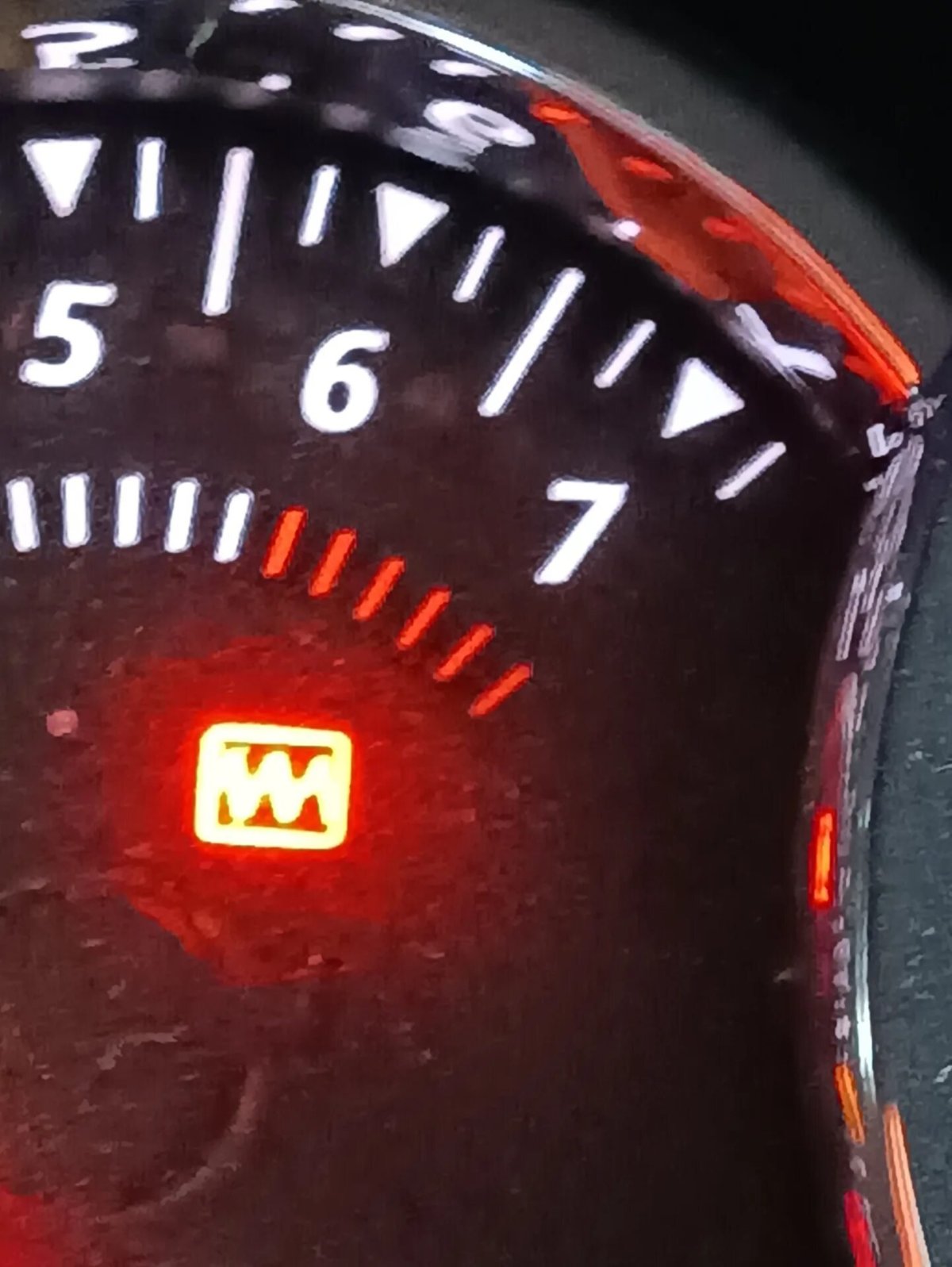 Значок пила на Рено Логан 2