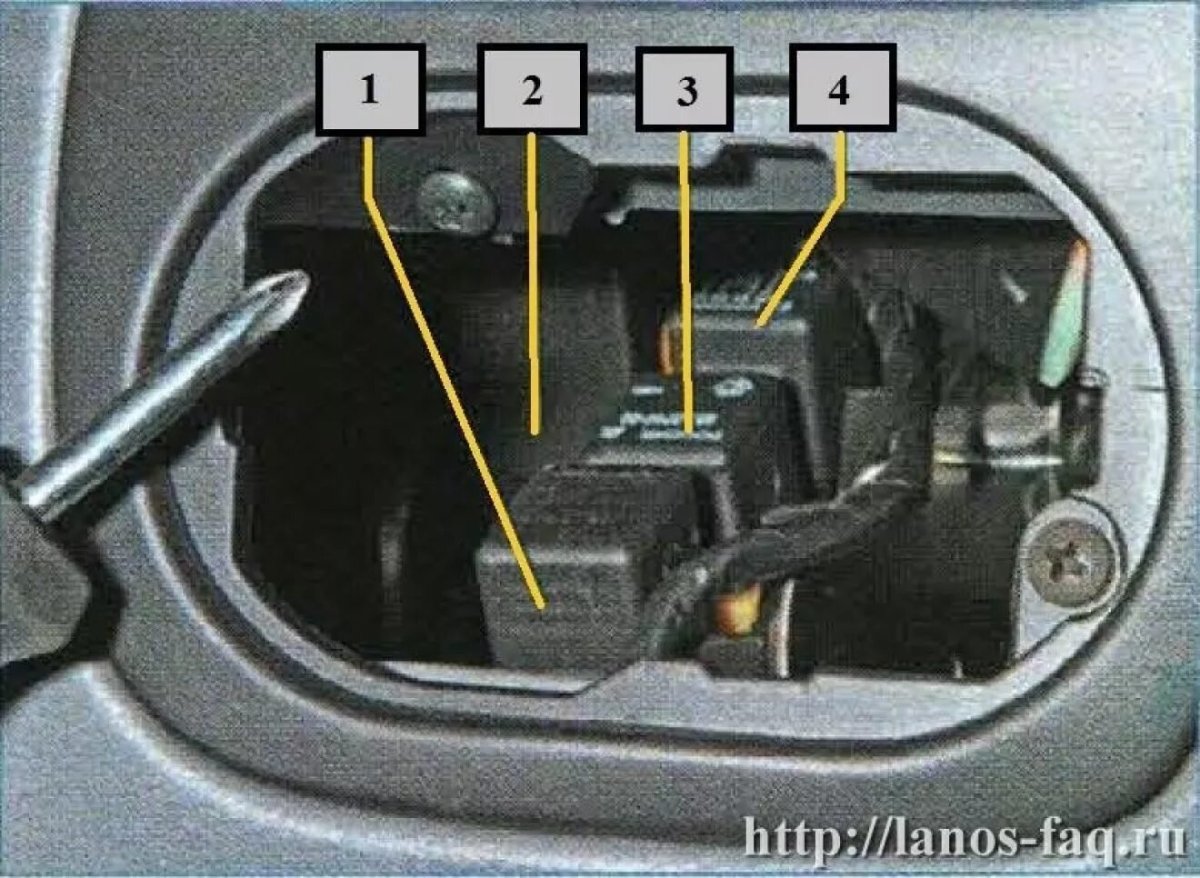 Реле поворотов Шевроле Ланос 1.5