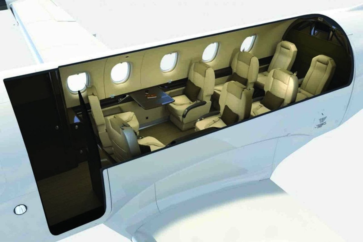 Pilatus PC-12 салон