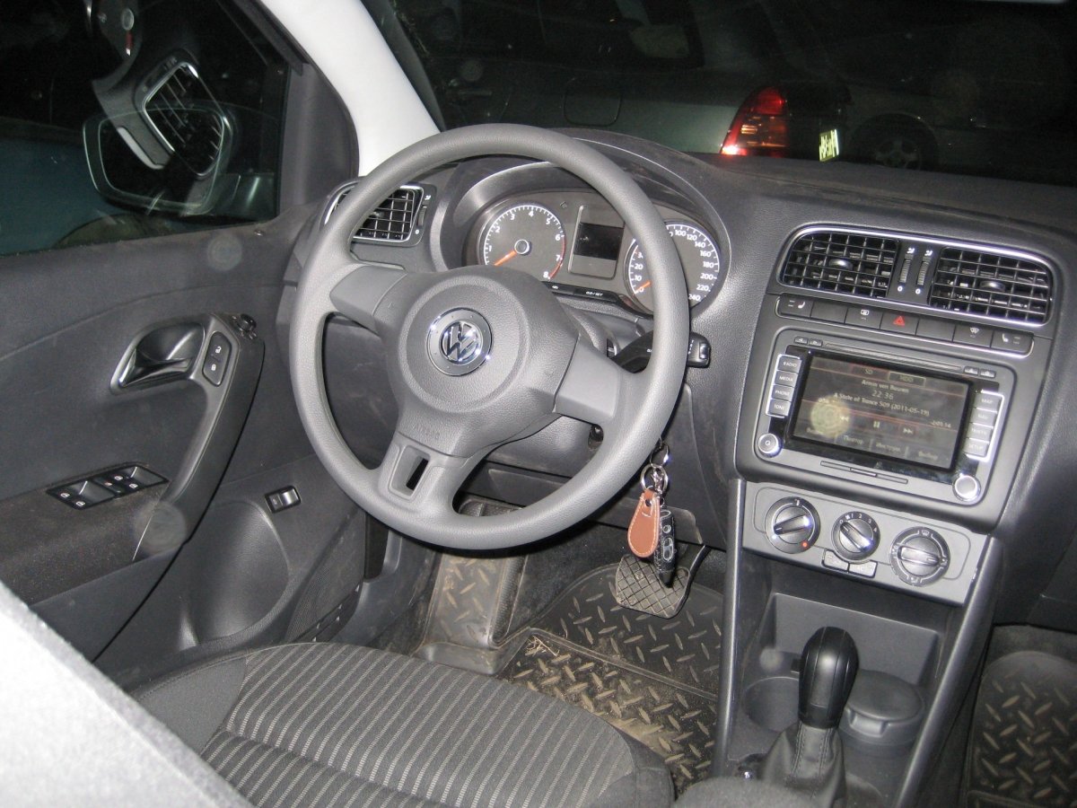 Фольксваген поло 2011 салон