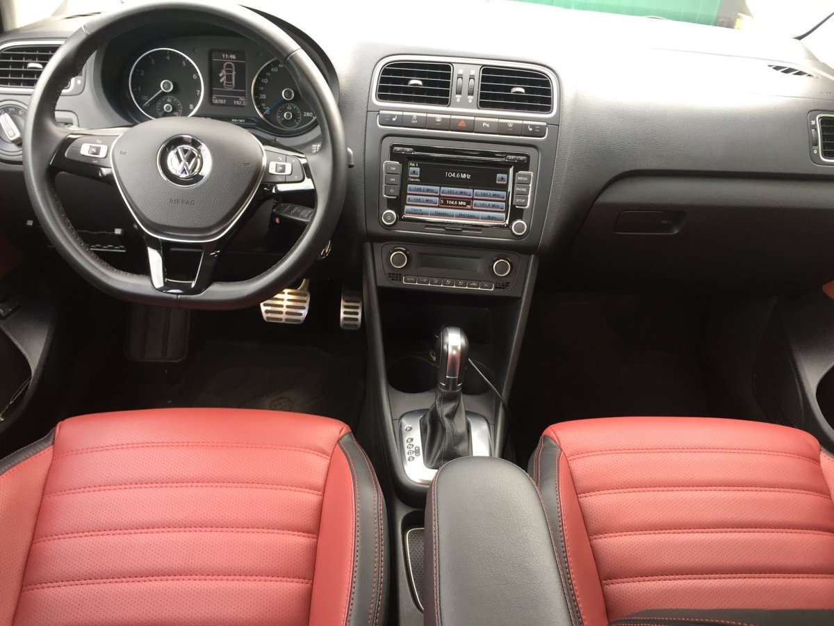 Фольксваген поло седан 2013 салон