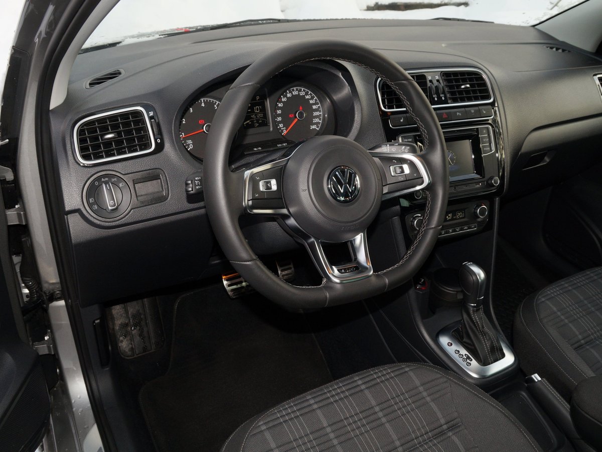 Фольксваген поло седан 2016 салон