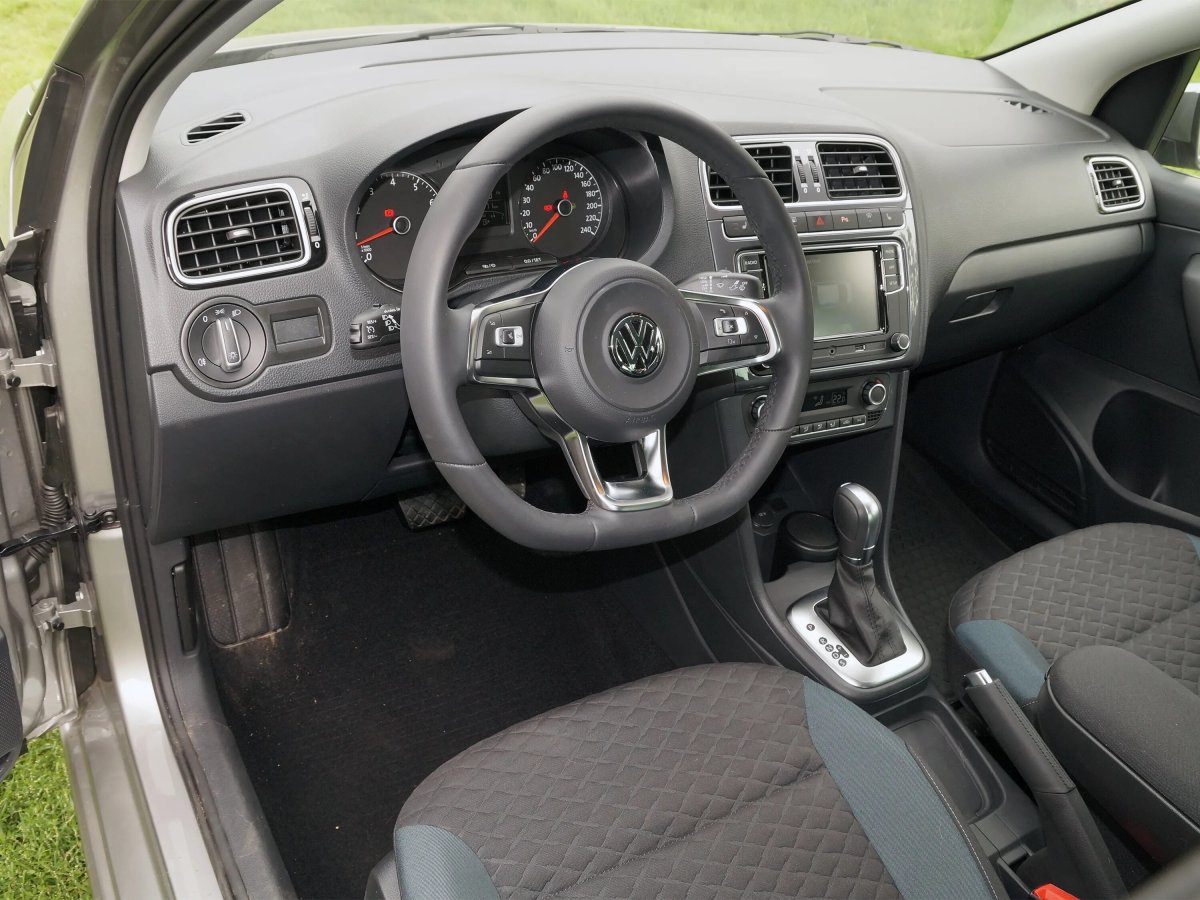 Салон поло седан 2013