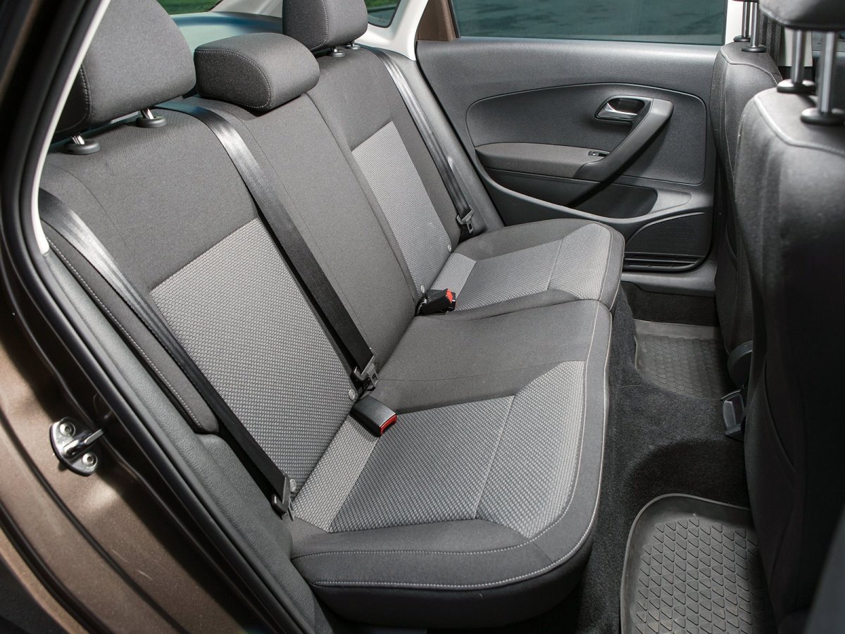 Volkswagen Polo салон сзади