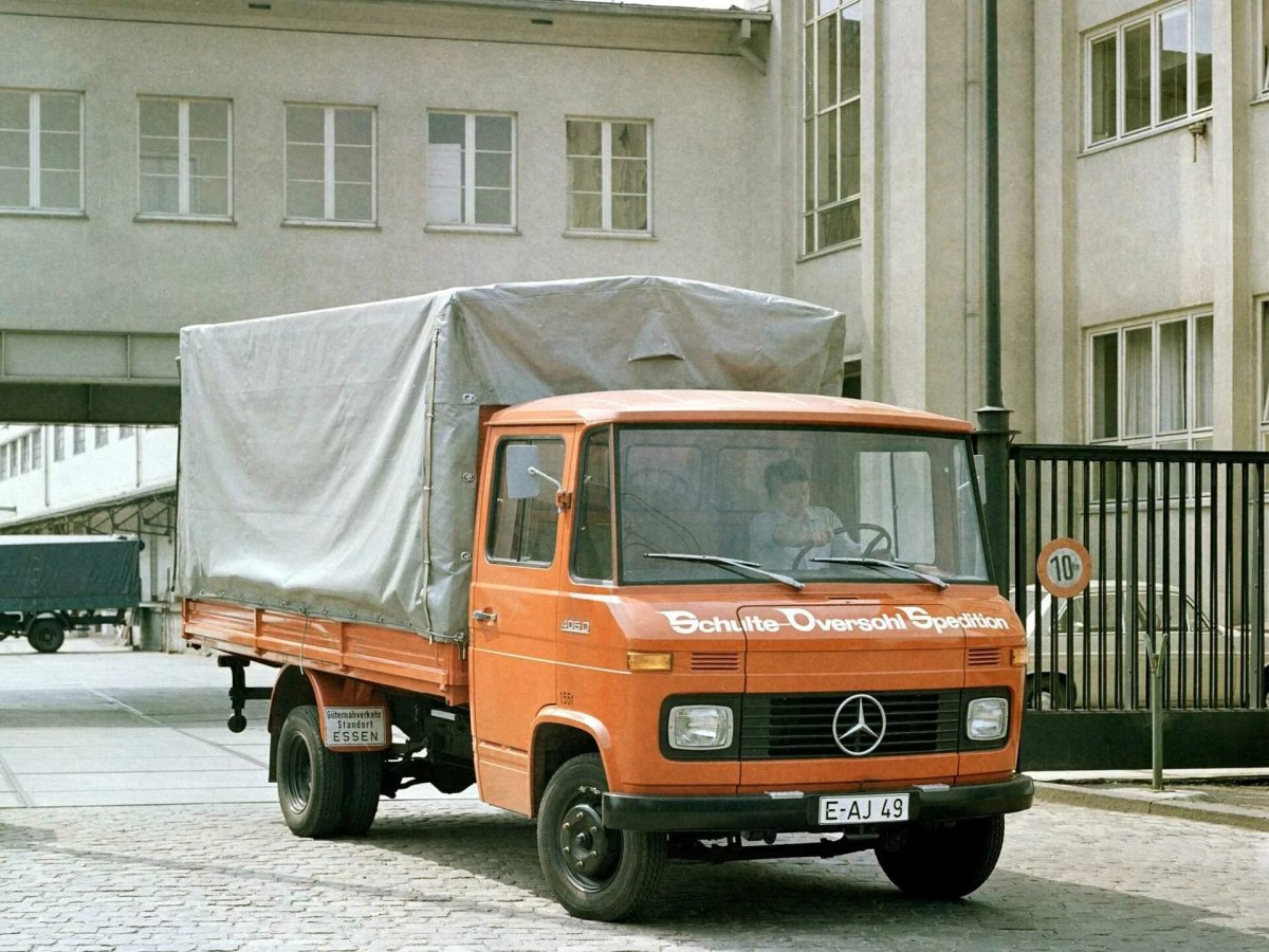 Mercedes-Benz t2