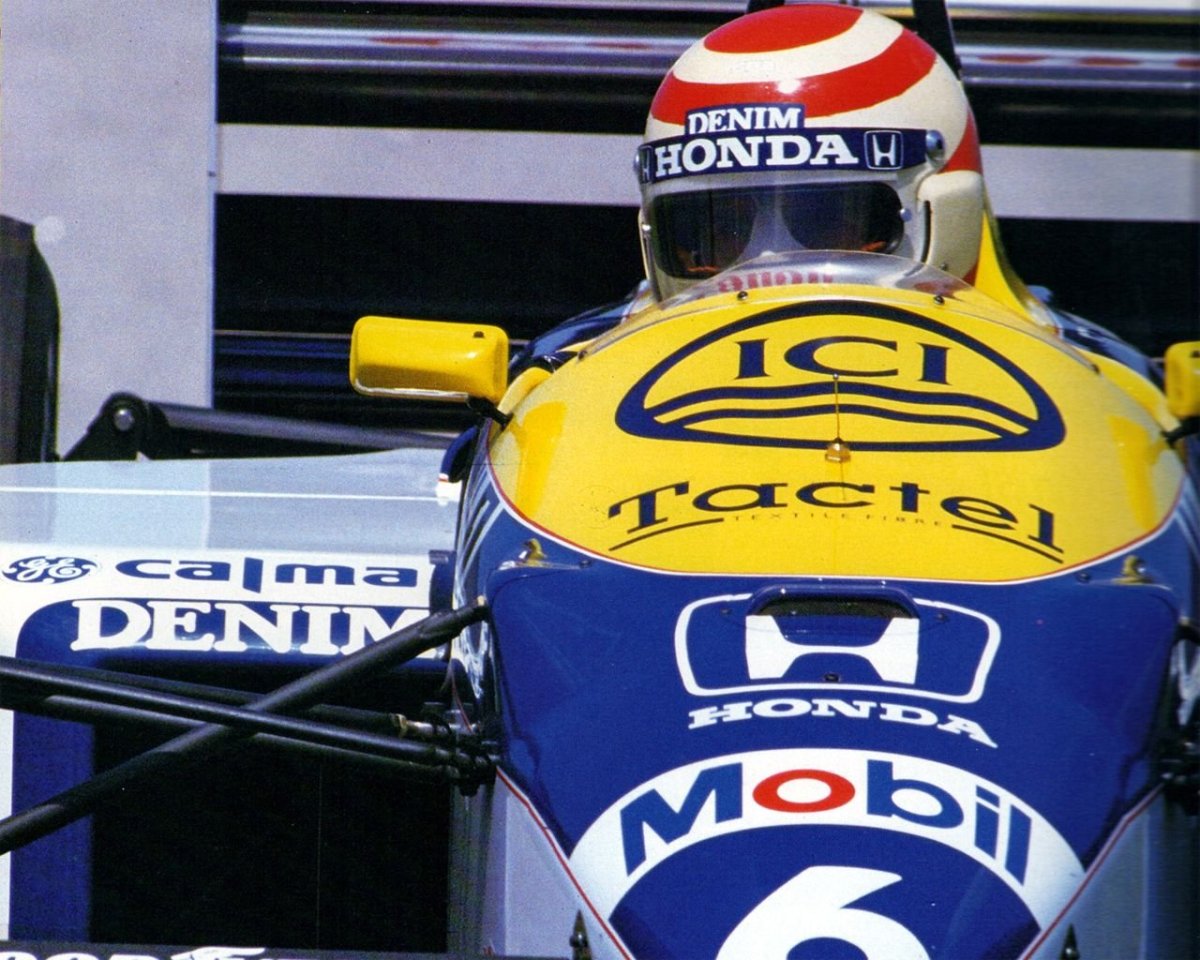 Болид Айртона сенны