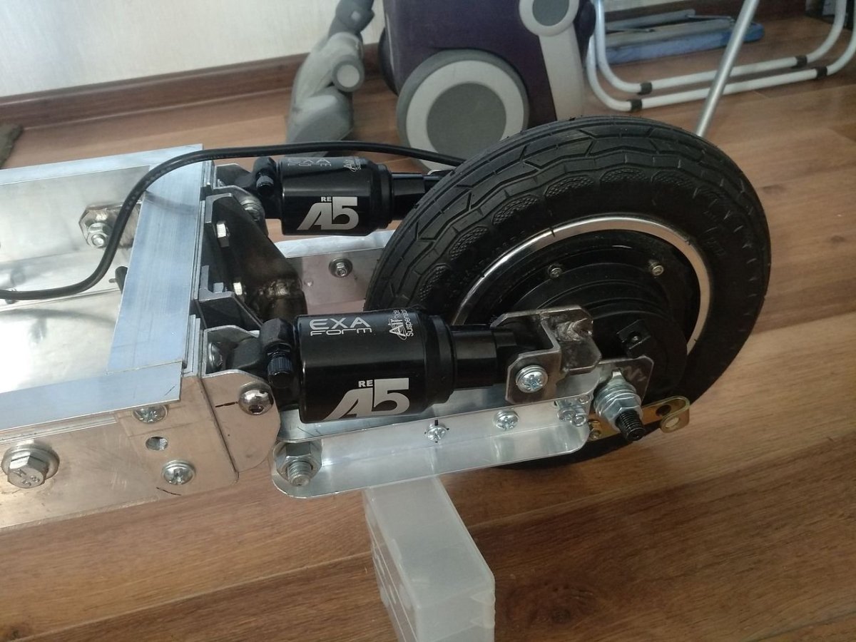 Переднеприводный электросамокат xdy24v180301762