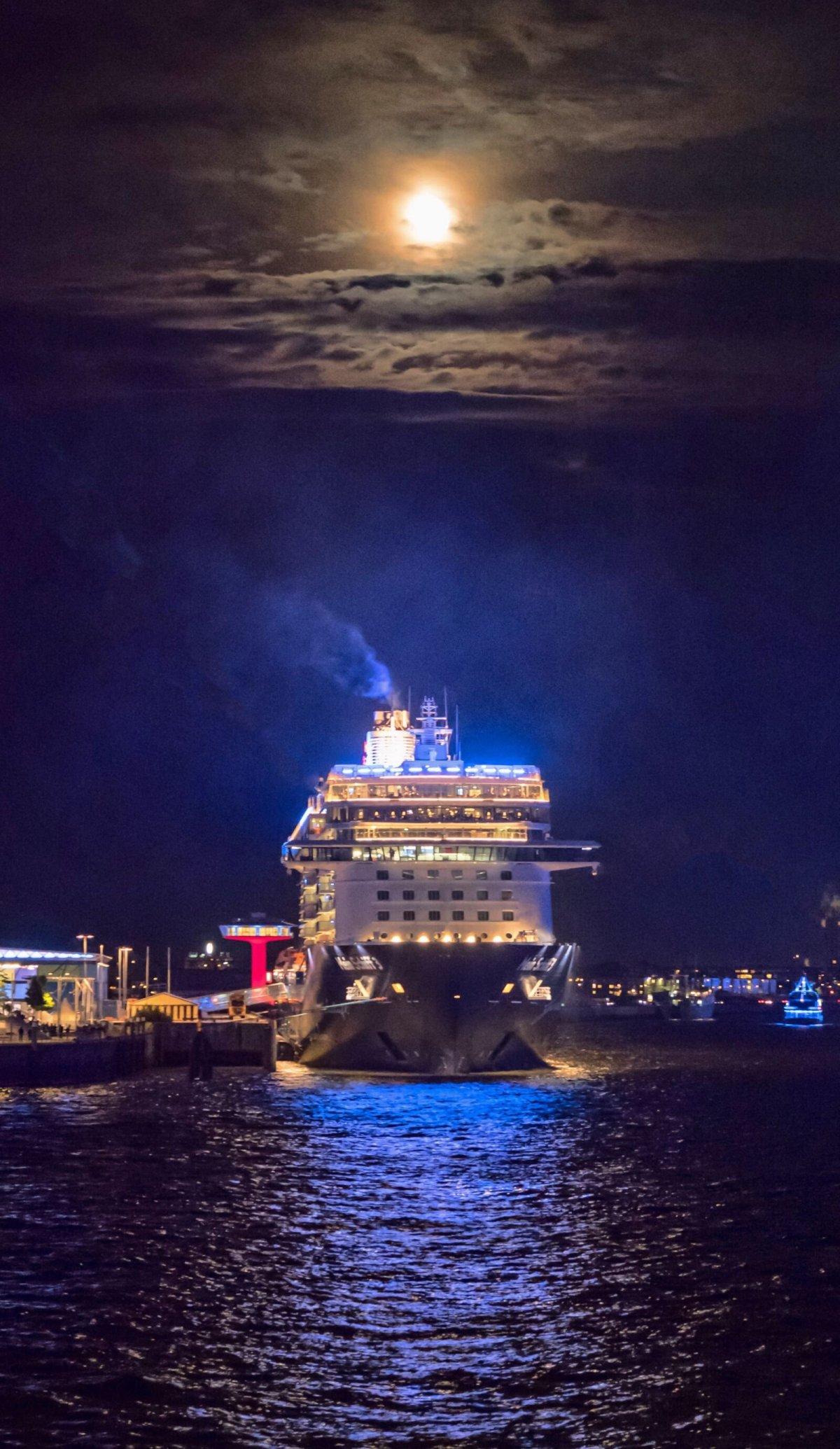 Круизный лайнер