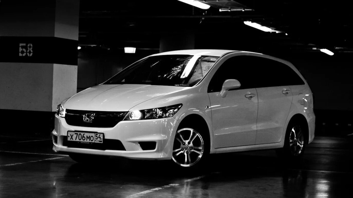 Хонда стрим 2011