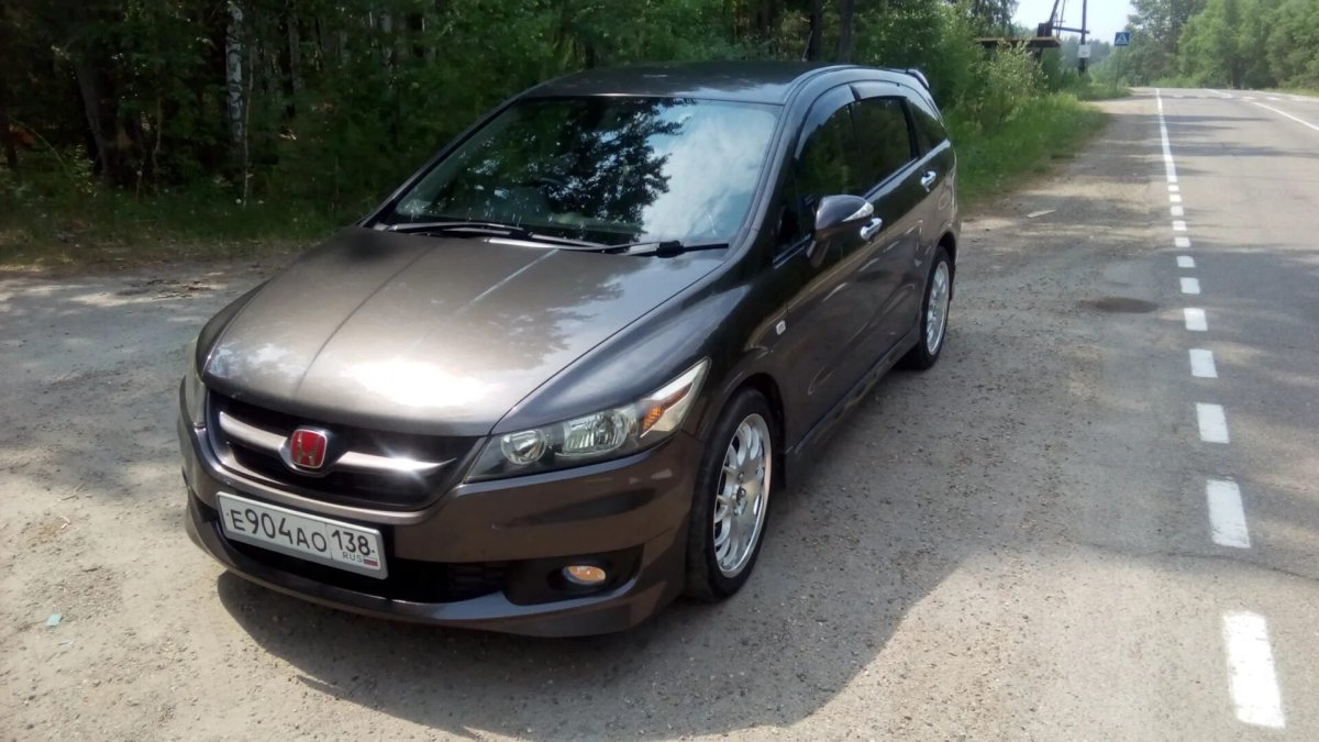 Хонда стрим 2007