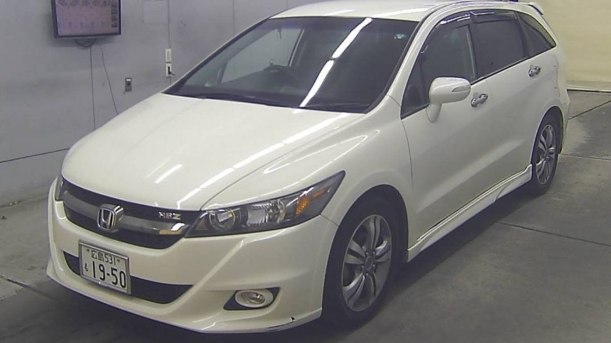 Honda Stream ZS sporty