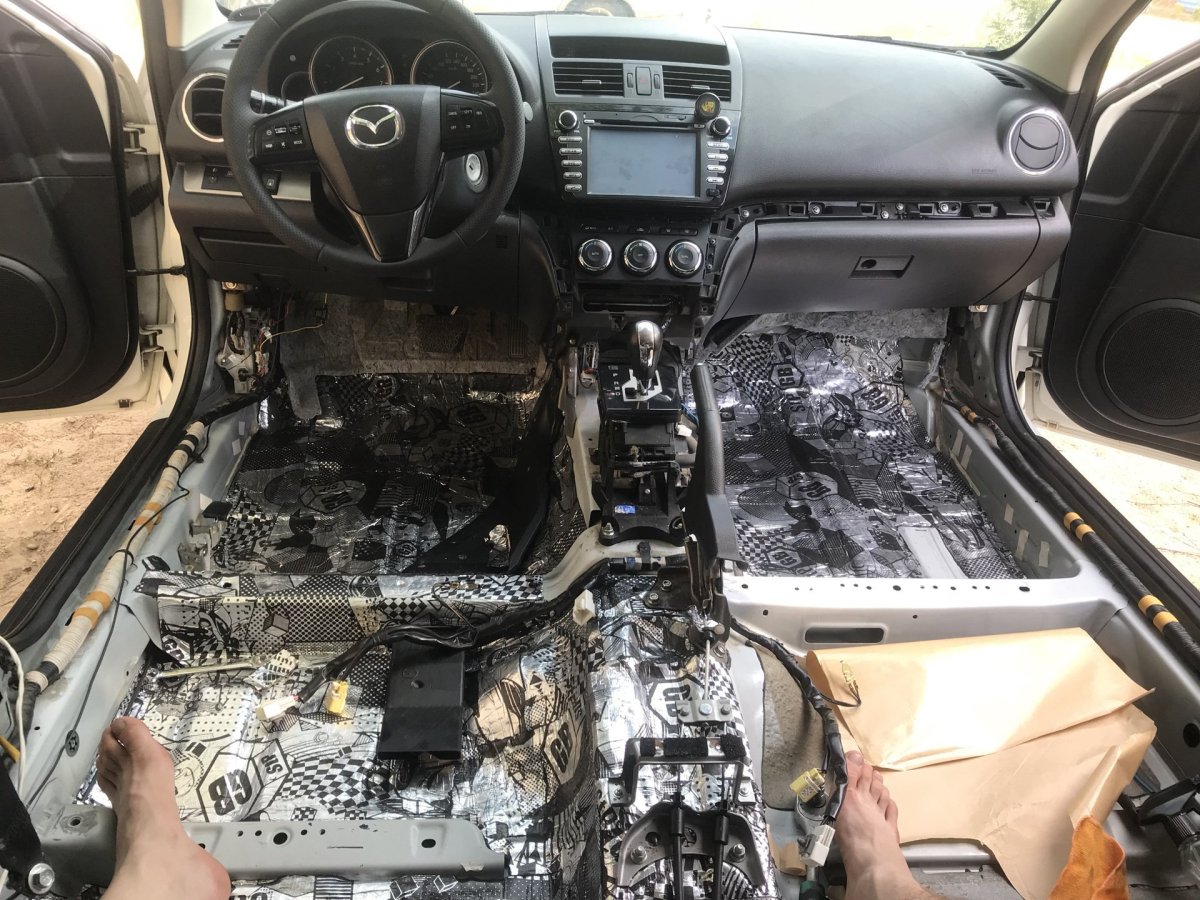 Шумоизоляция днища Mazda 6 gg