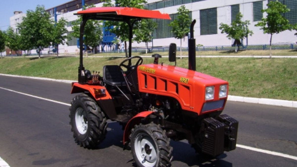 Трактор Беларус 321
