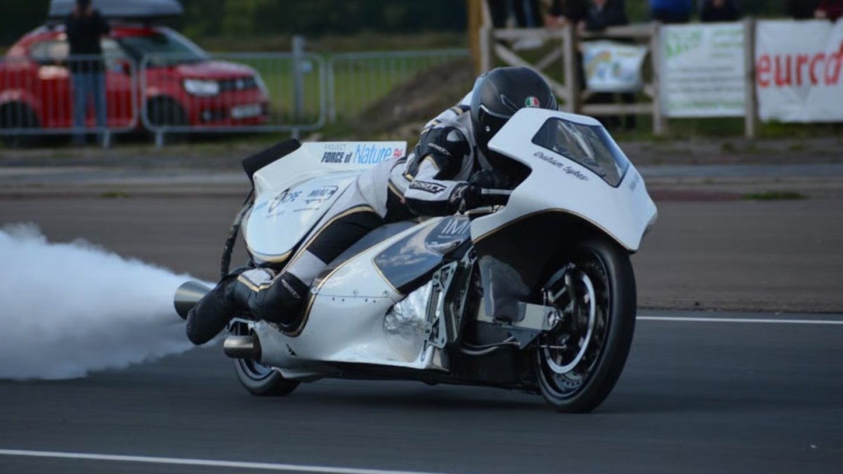 Быстрый мотоцикл