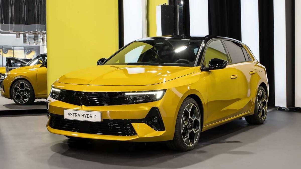 Опель Астра l 2021