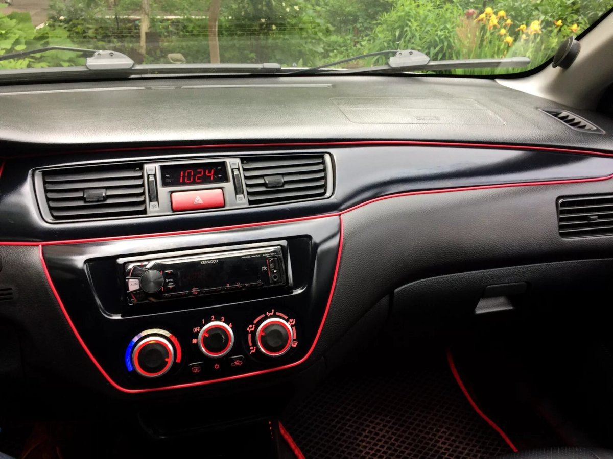 Лансер 9 салон