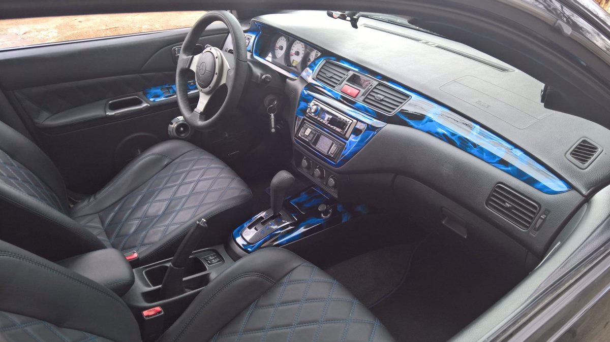 Mitsubishi Lancer 9 салон