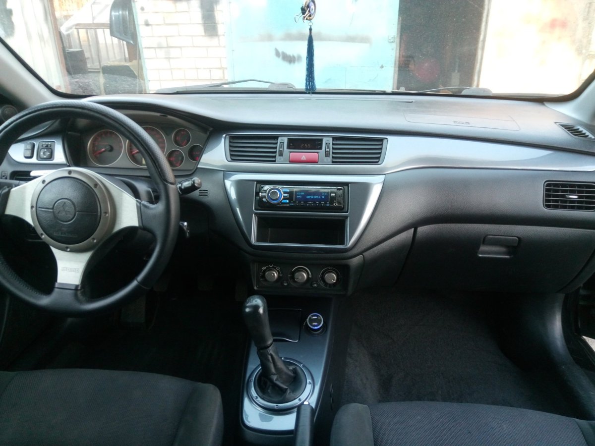 Lancer 9 2006 салон