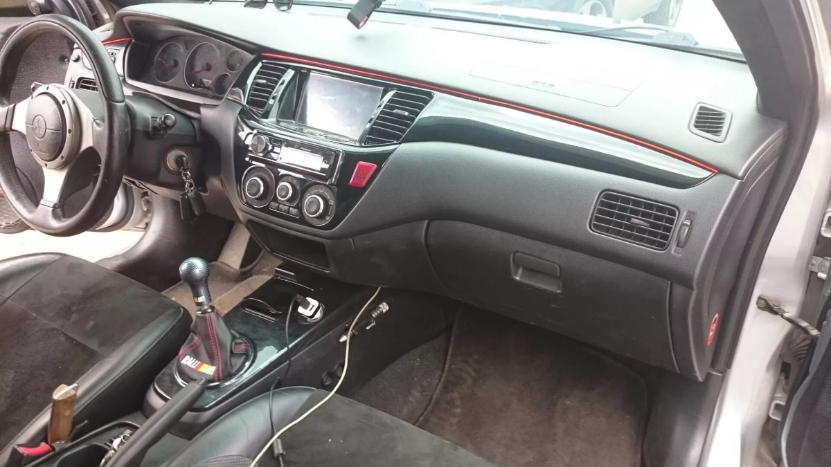 Lancer 9 Рестайлинг салон