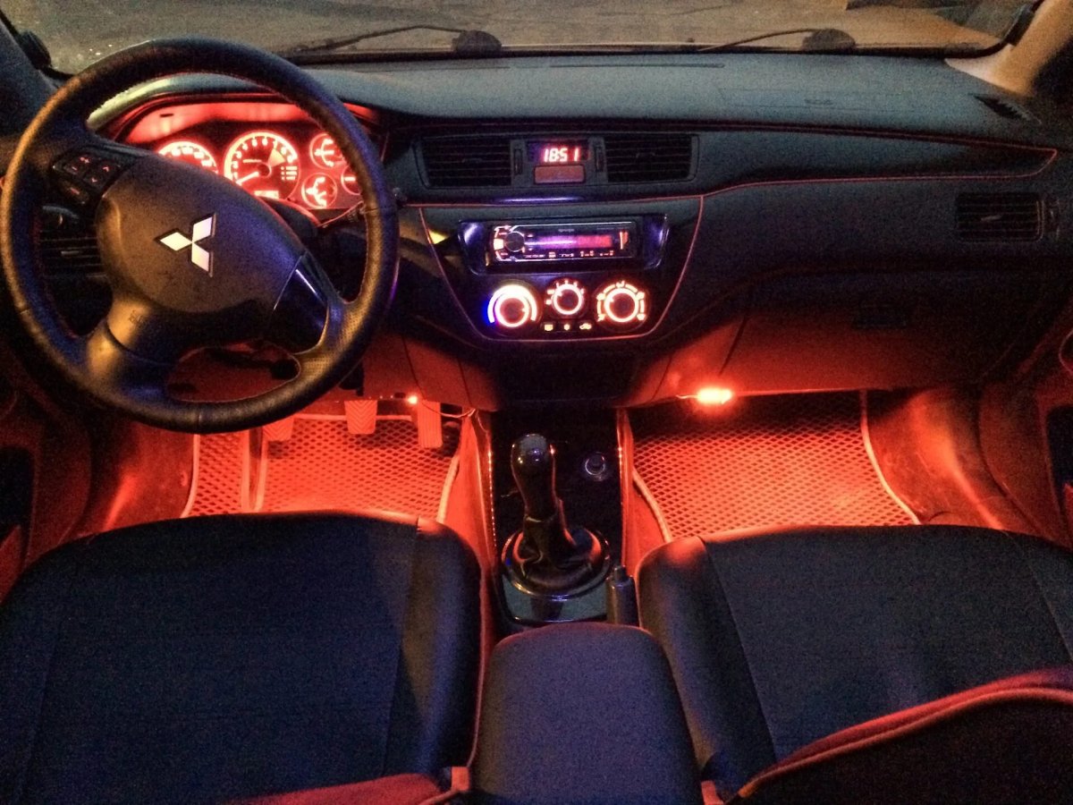 Mitsubishi Lancer 9 тюнинг салона