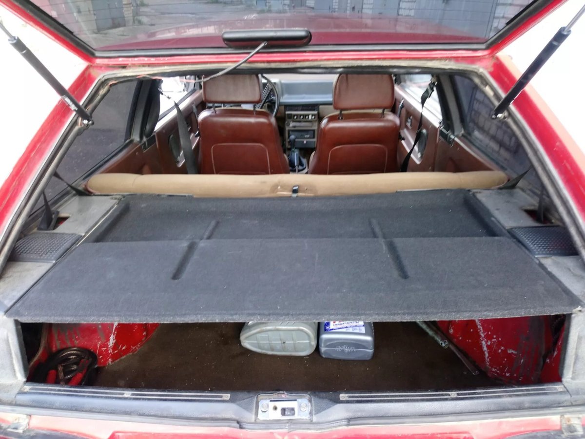 Открытый багажник ВАЗ 2108