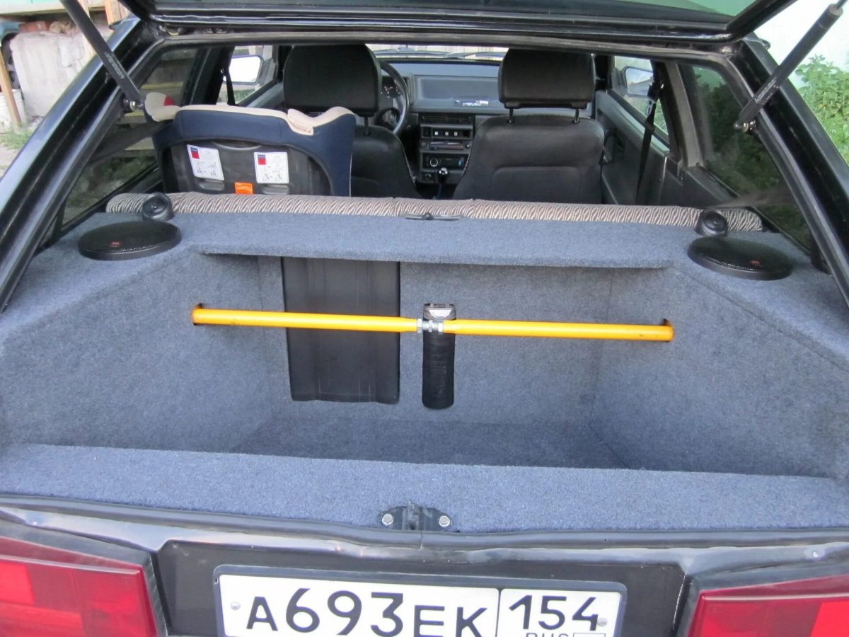 Заглушка багажника ВАЗ 2108