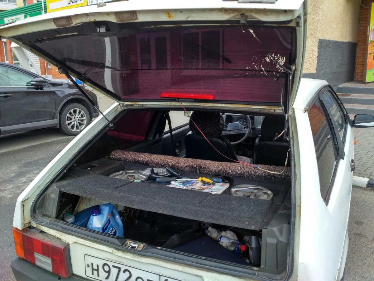 Упоры багажника ВАЗ 2109