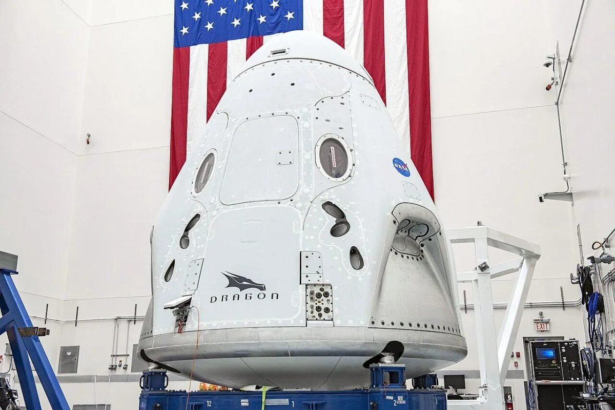 Корабль SPACEX Crew Dragon