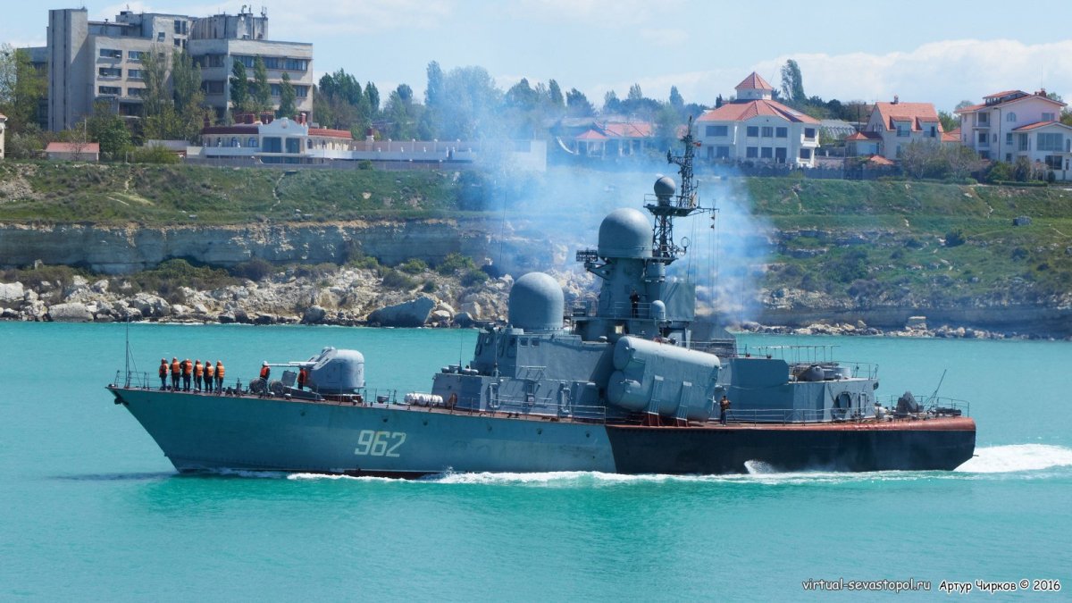 Ракетный катер молния 12411