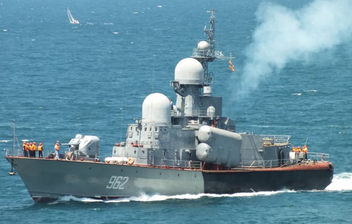 Обои на рабочий стол ракетный катер