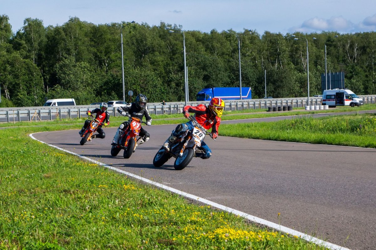 Московка мотогонки