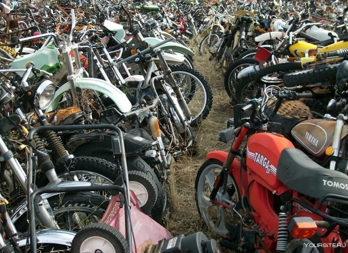 Свалка мотоциклов ИЖ