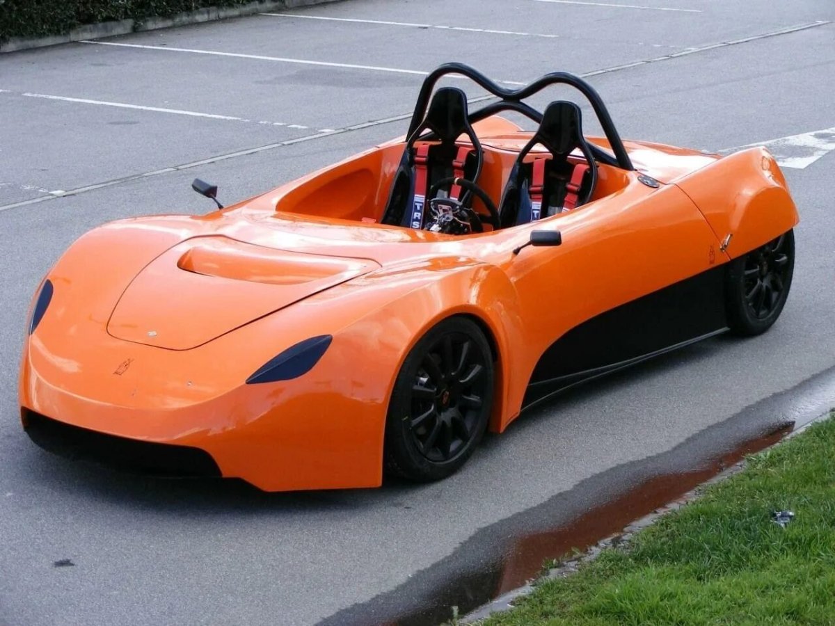 Одноместный автомобиль спортивный