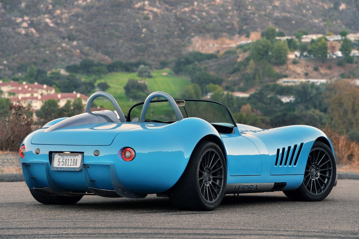 Голубой родстер