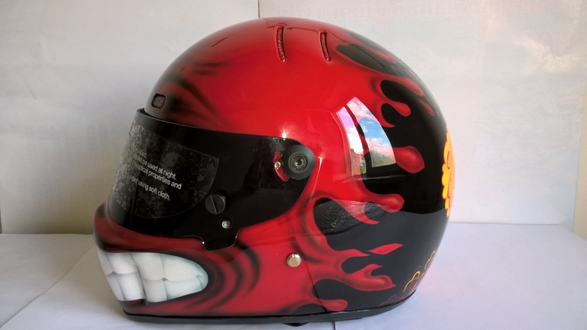 Разрисованный шлем для мотоцикла