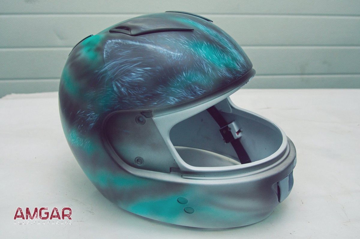 Чеширский кот на шлеме