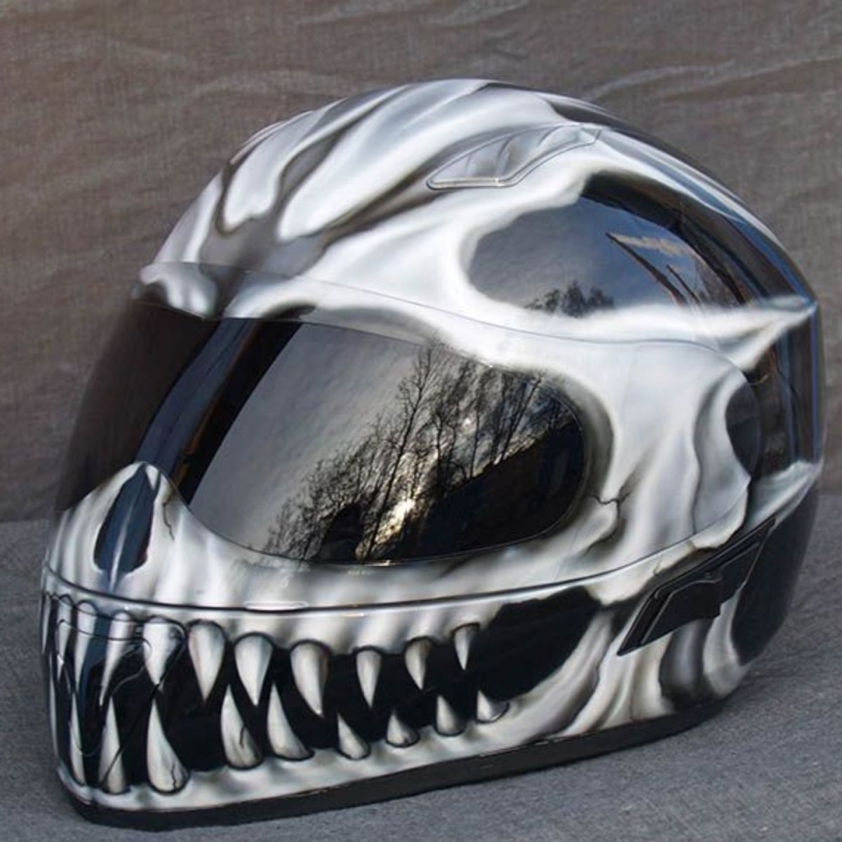 Мотошлем Веном