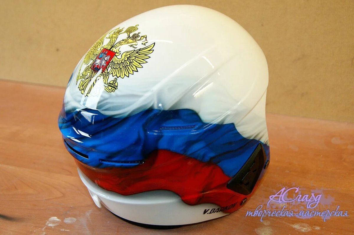 Аэрография на шлеме Россия