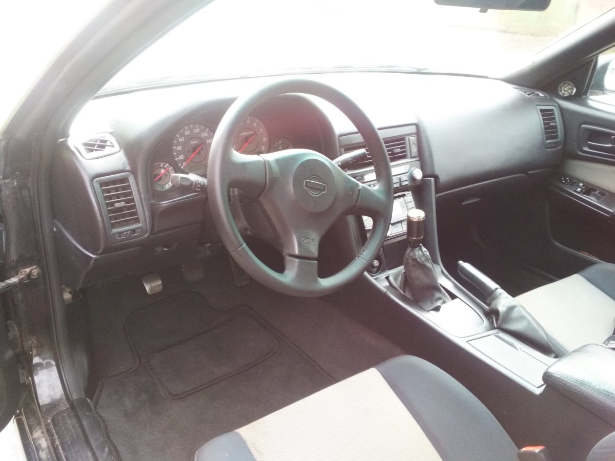 Skyline r34 левый руль