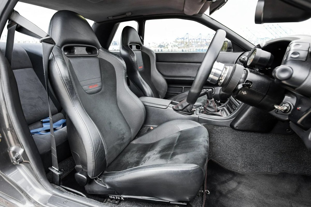 Nissan Skyline GTR 32 салон