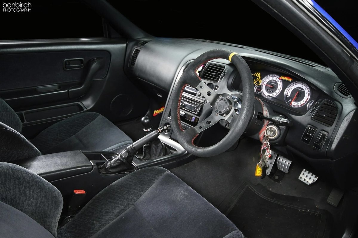 Салон Ниссан ГТР р33