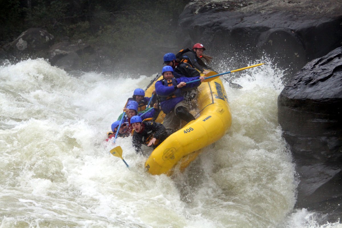 Рафтинг перевернулся