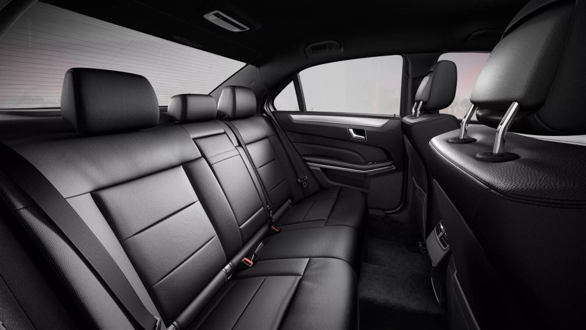 Мерседес е200 салон сзади