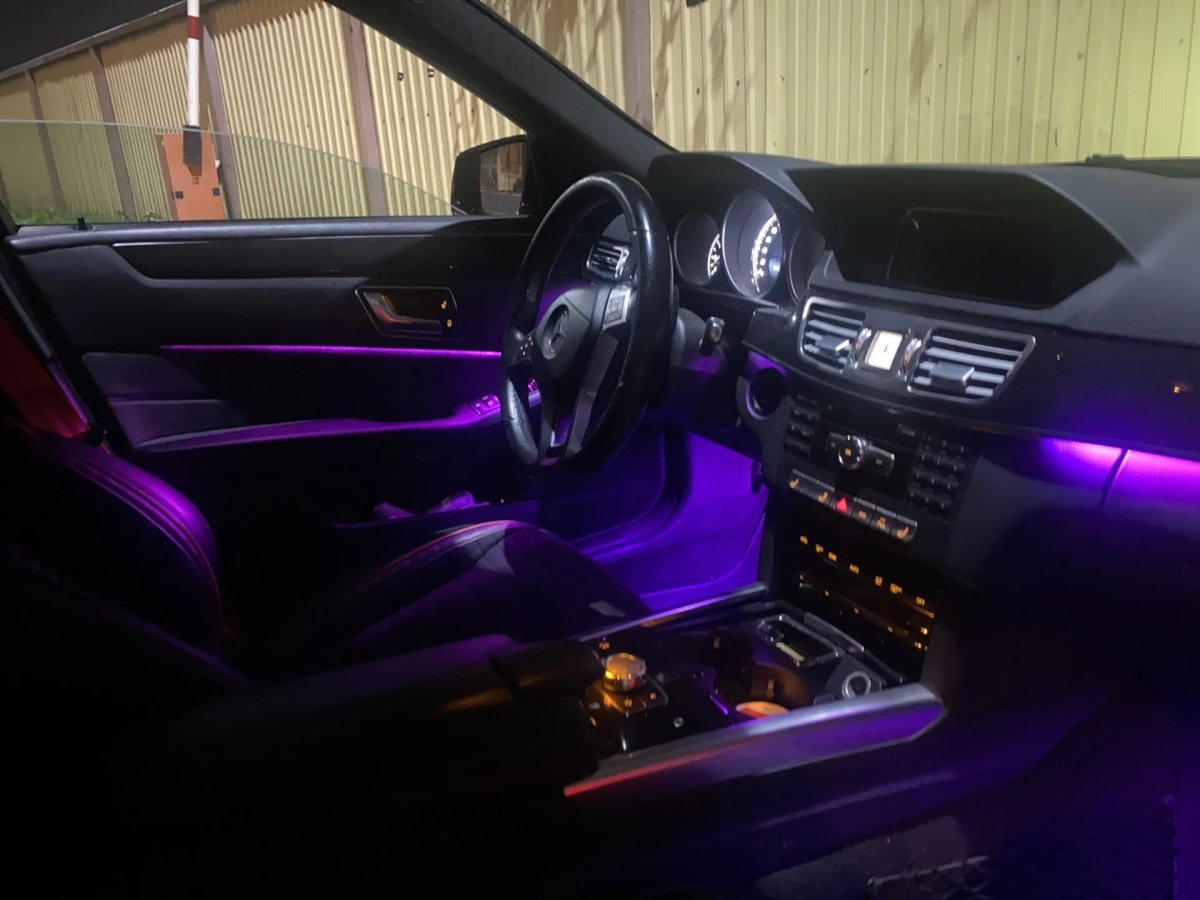 Подсветка салона Мерседес 212