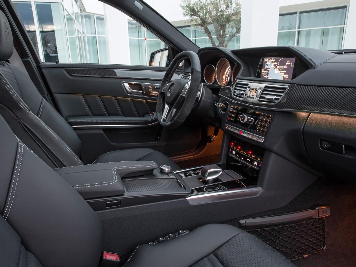 Мерседес e212 AMG