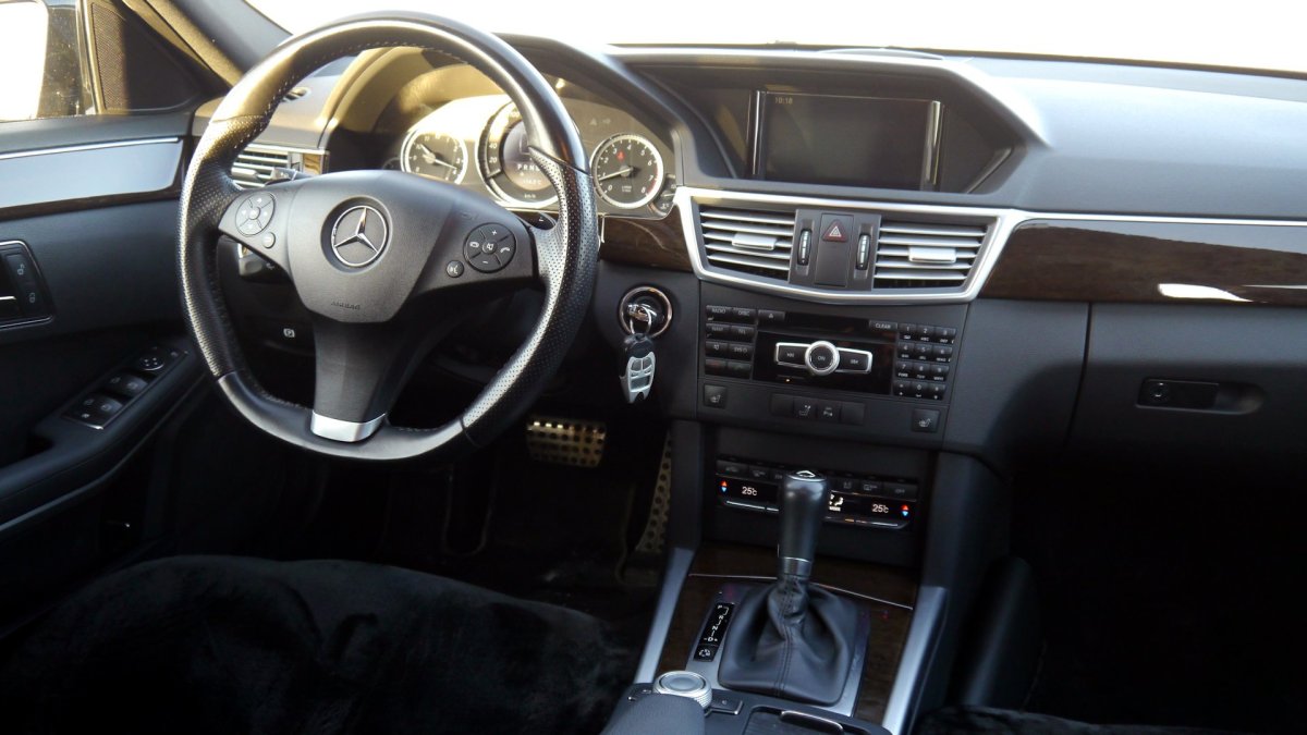 Mercedes Benz e200 w212