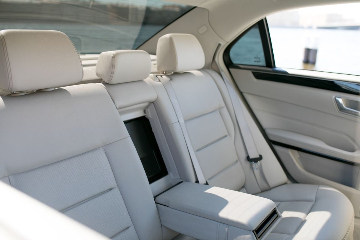 W212 белый салон