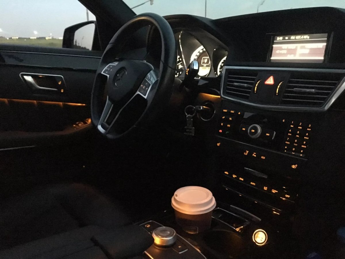 Mercedes Benz w212 салон ночью