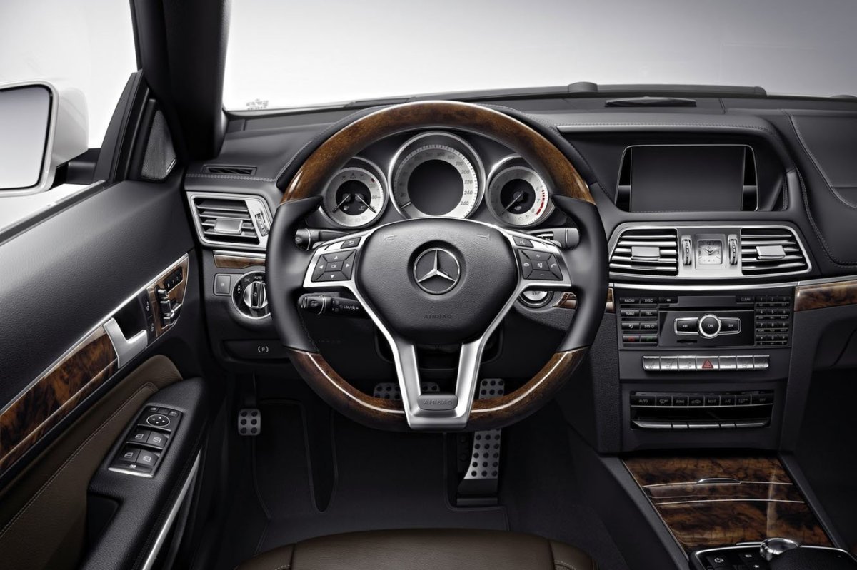 Mercedes Benz e class 2014 салон