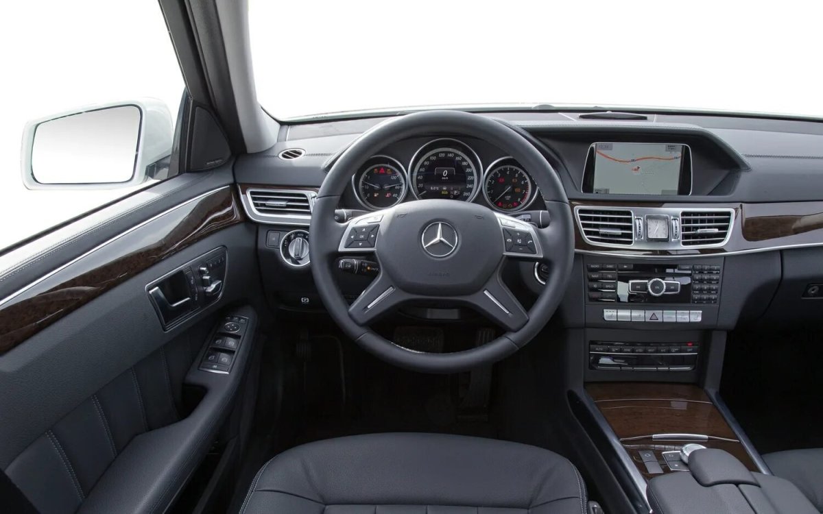Mercedes Benz e250 салон